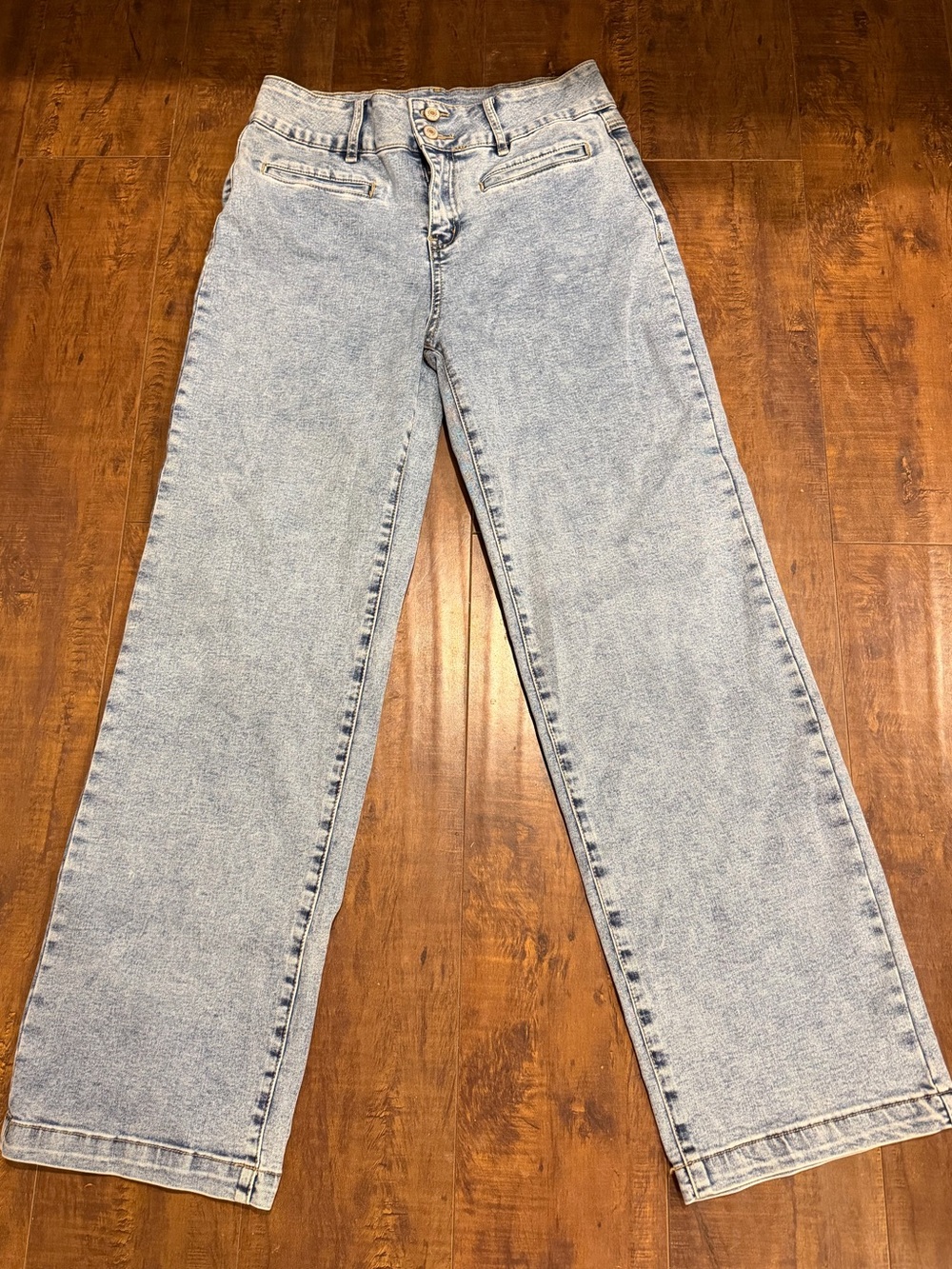 Light Wash Women’s Straight Leg Jeans - Light Blue